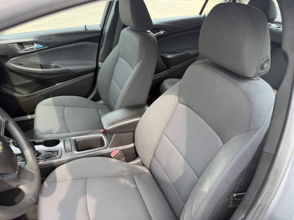 2018 Chevrolet Cruze Image 14