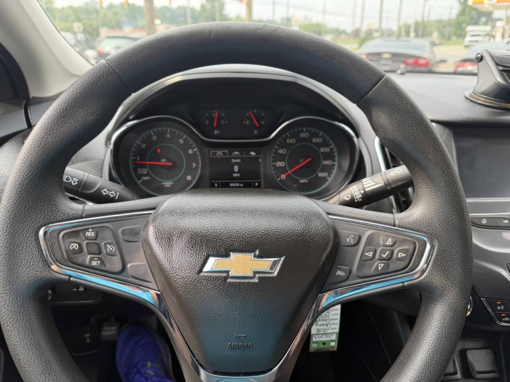 2018 Chevrolet Cruze Image 16