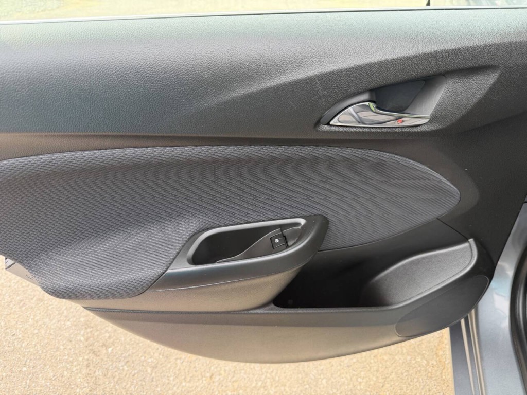 2018 Chevrolet Cruze Image 25