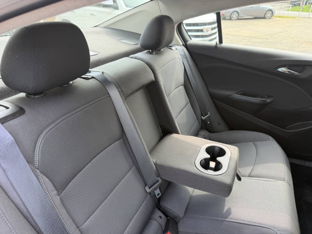 2018 Chevrolet Cruze Image 31