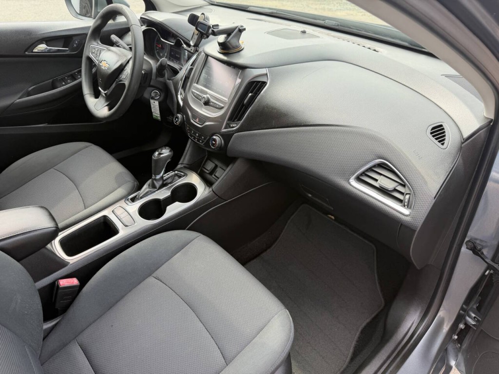 2018 Chevrolet Cruze Image 35