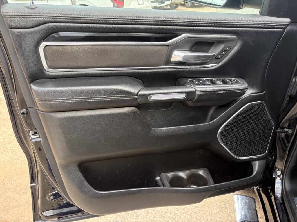 2021 RAM 1500 Image 9