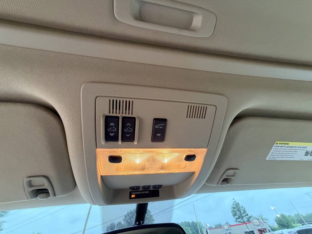2013 Cadillac Escalade Image 19