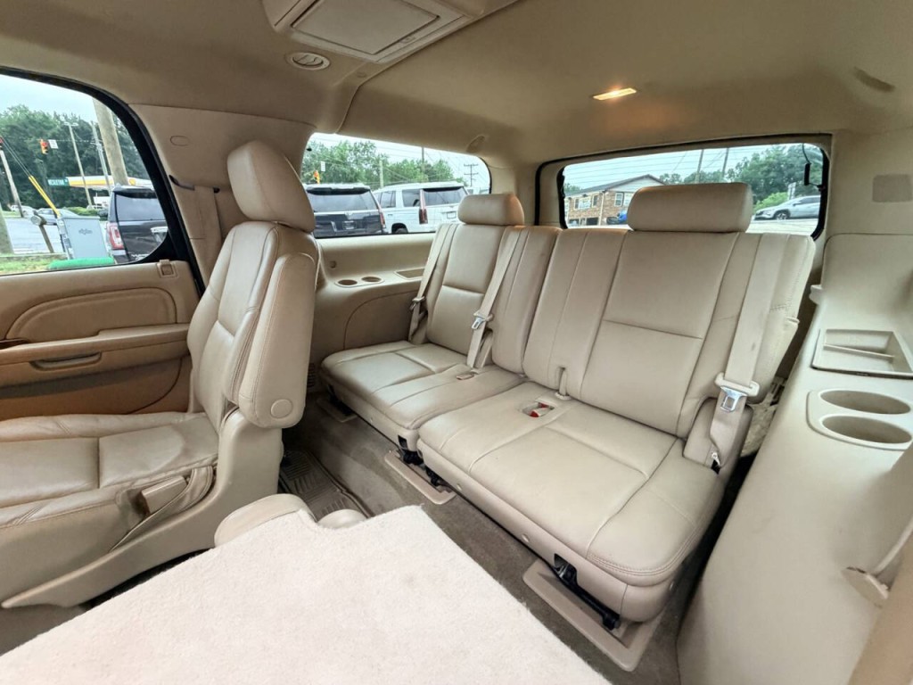 2013 Cadillac Escalade Image 25