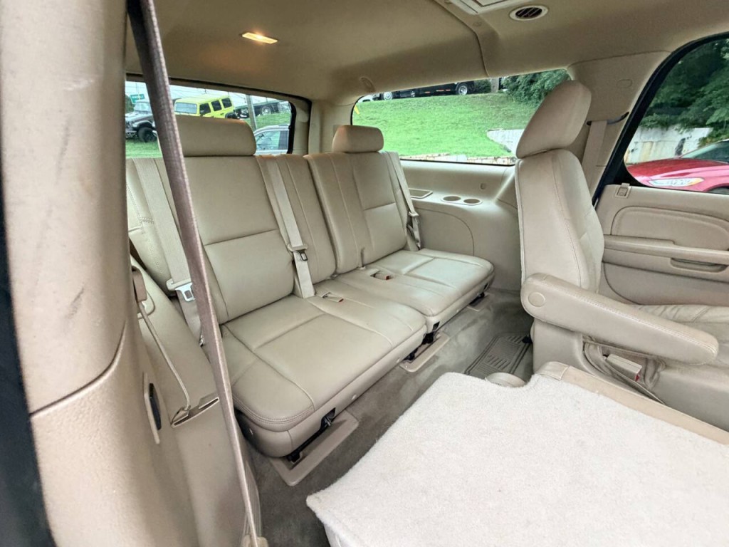 2013 Cadillac Escalade Image 29