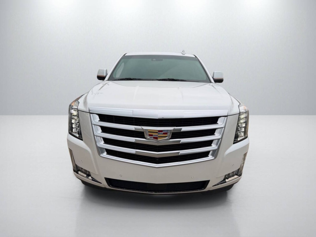 2018 Cadillac Escalade Image 2