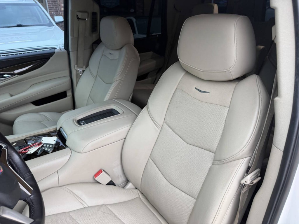 2018 Cadillac Escalade Image 16