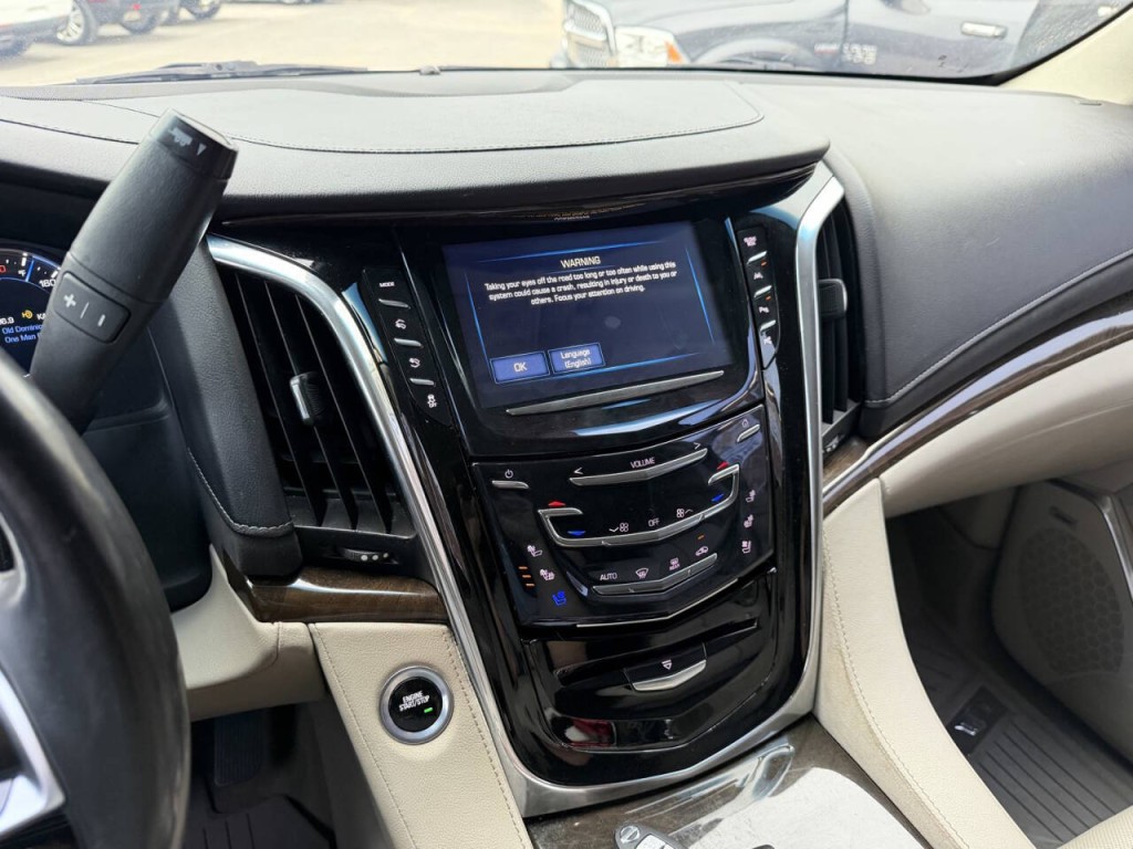 2018 Cadillac Escalade Image 24