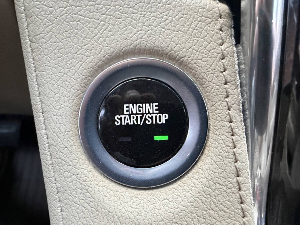 2018 Cadillac Escalade Image 25