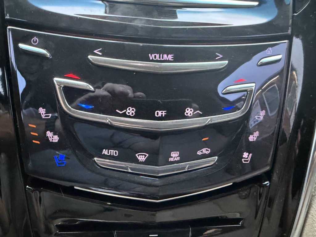 2018 Cadillac Escalade Image 26