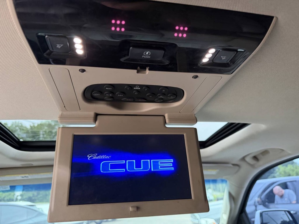 2018 Cadillac Escalade Image 35