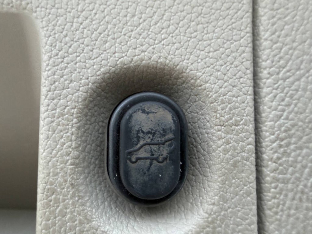 2018 Cadillac Escalade Image 40