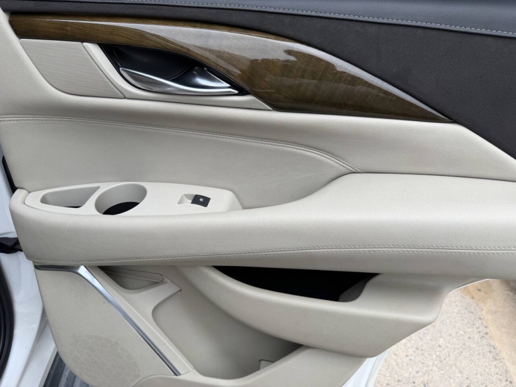 2018 Cadillac Escalade Image 41