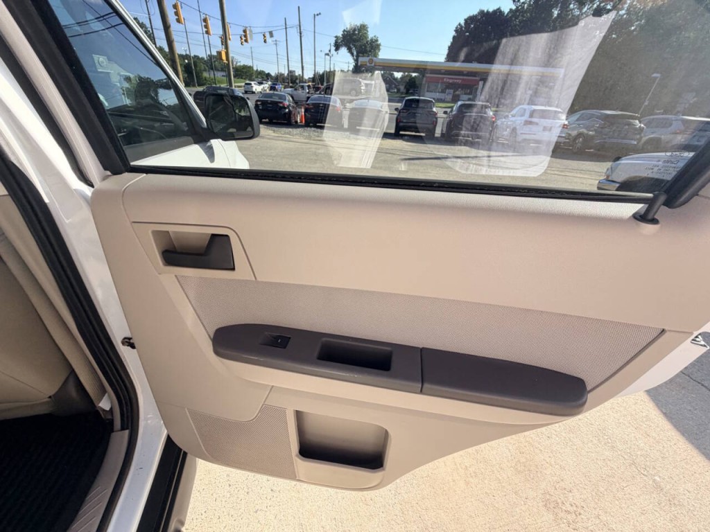 2012 Ford Escape Image 22