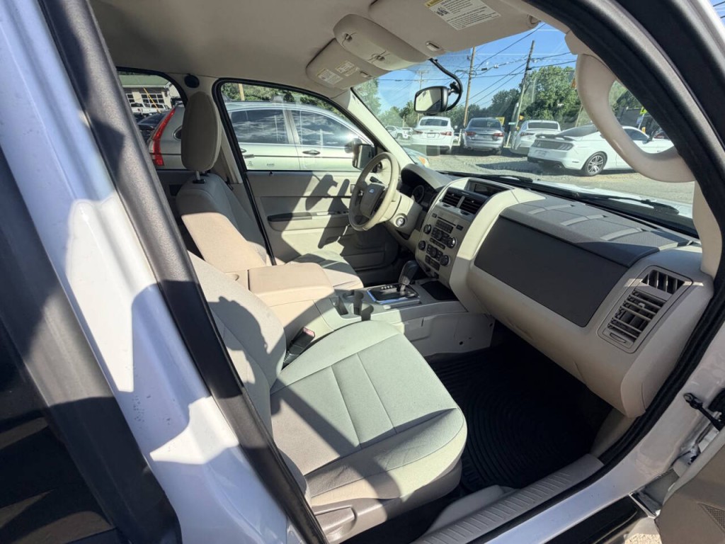 2012 Ford Escape Image 25