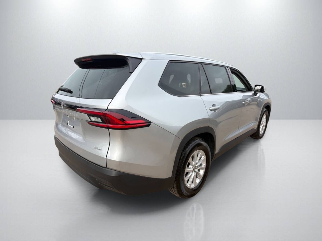 2025 Toyota Highlander Image 7