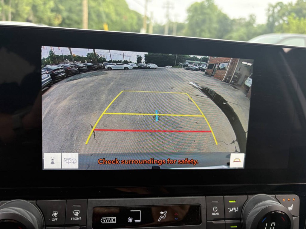2025 Toyota Highlander Image 17