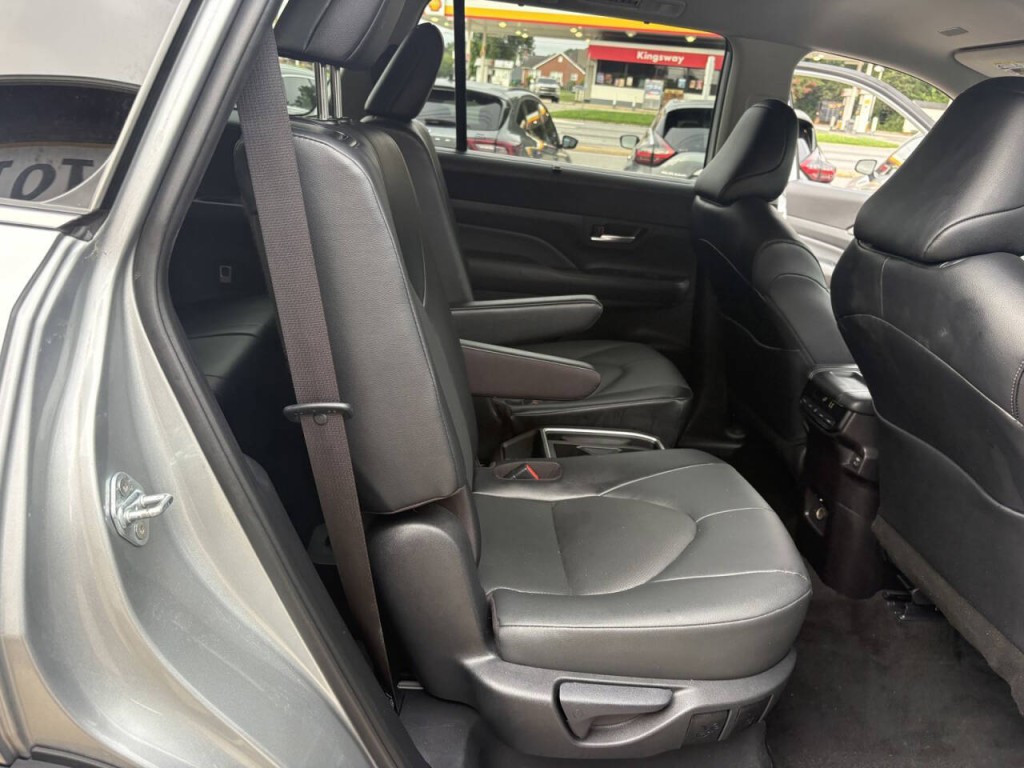 2025 Toyota Highlander Image 31