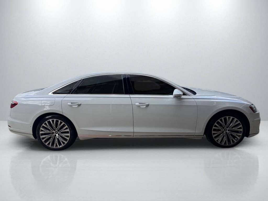2021 Audi A8 Image 8
