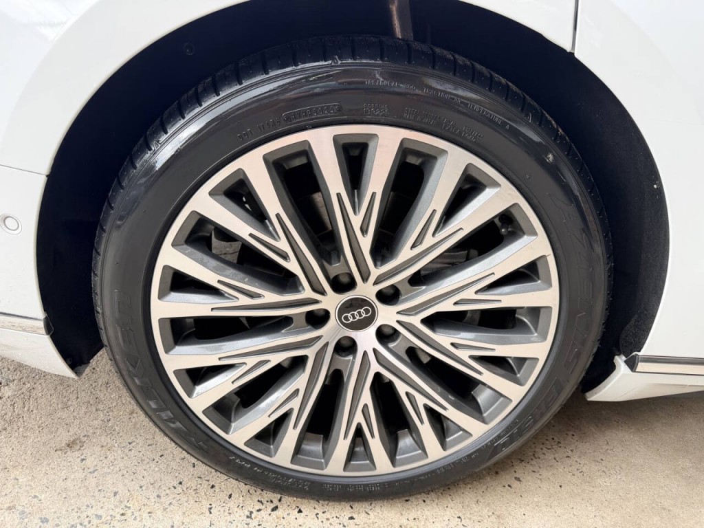 2021 Audi A8 Image 10
