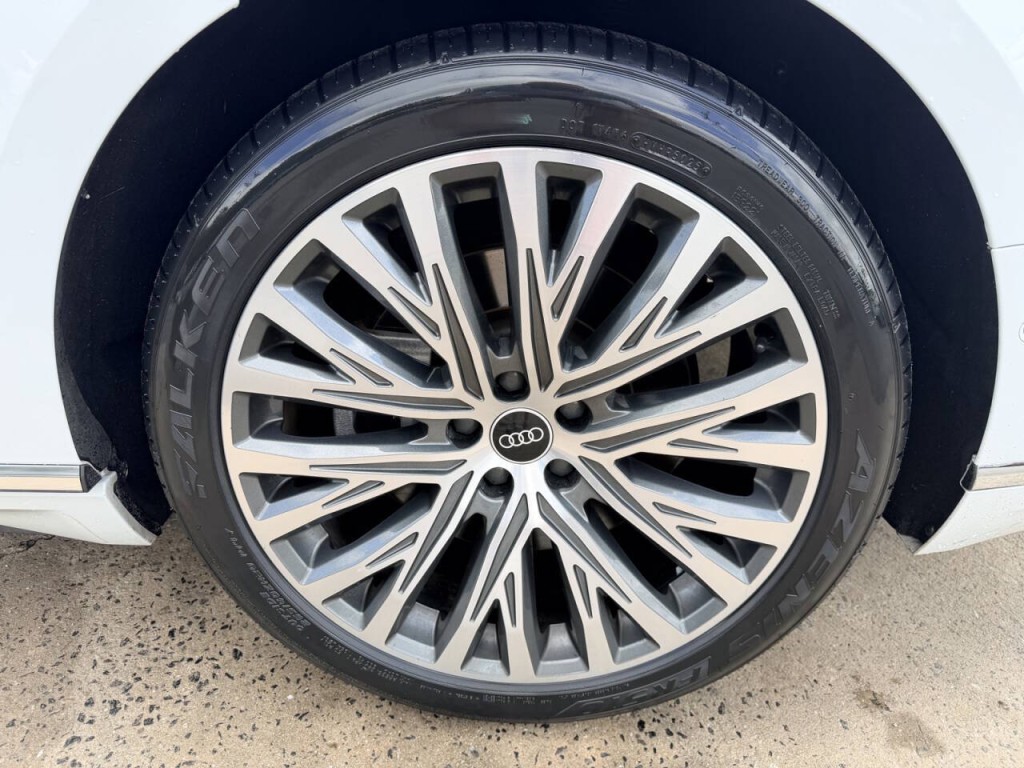 2021 Audi A8 Image 11