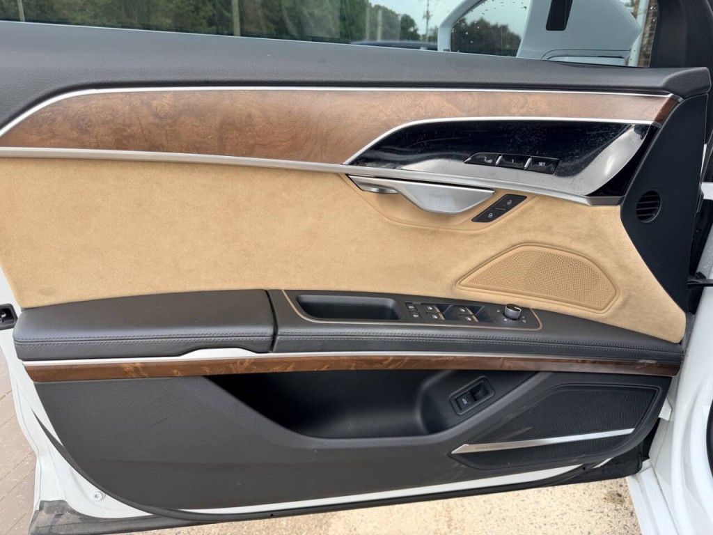 2021 Audi A8 Image 13
