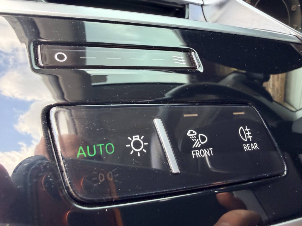 2021 Audi A8 Image 16