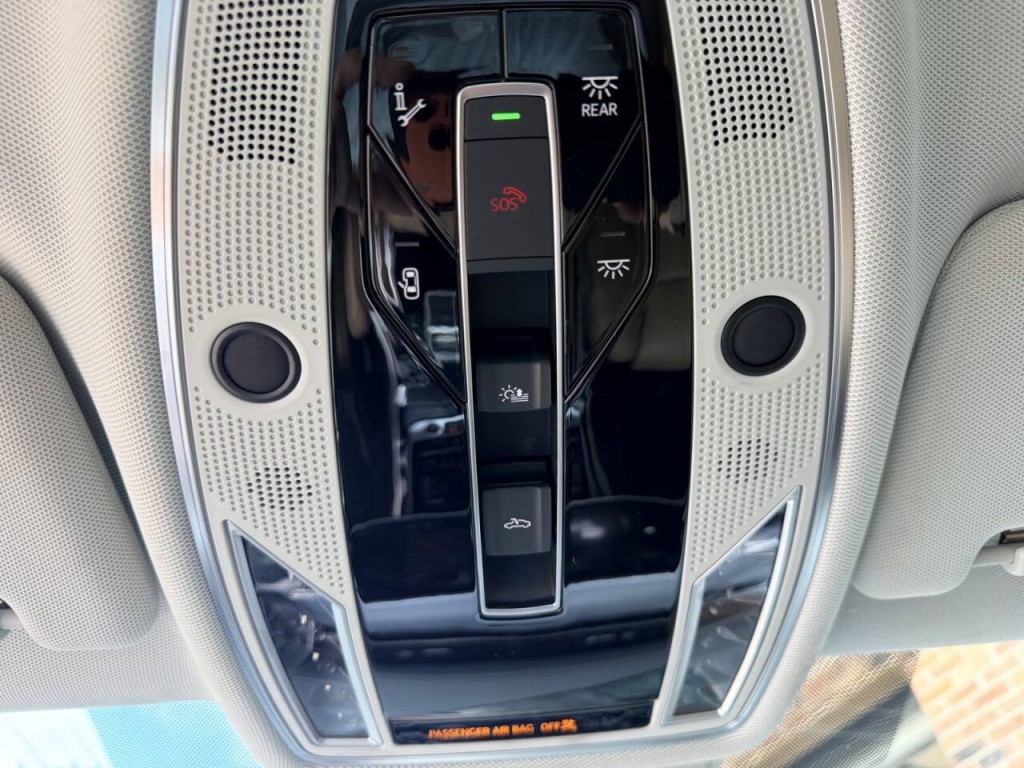 2021 Audi A8 Image 23
