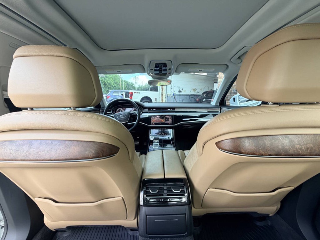 2021 Audi A8 Image 27