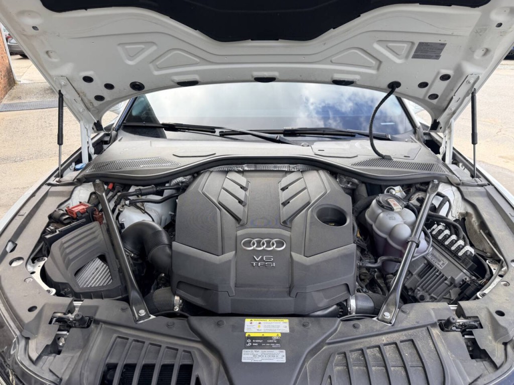 2021 Audi A8 Image 36