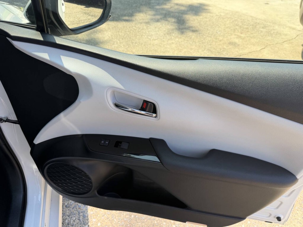 2022 Toyota Prius Image 38