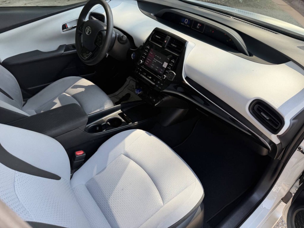 2022 Toyota Prius Image 40