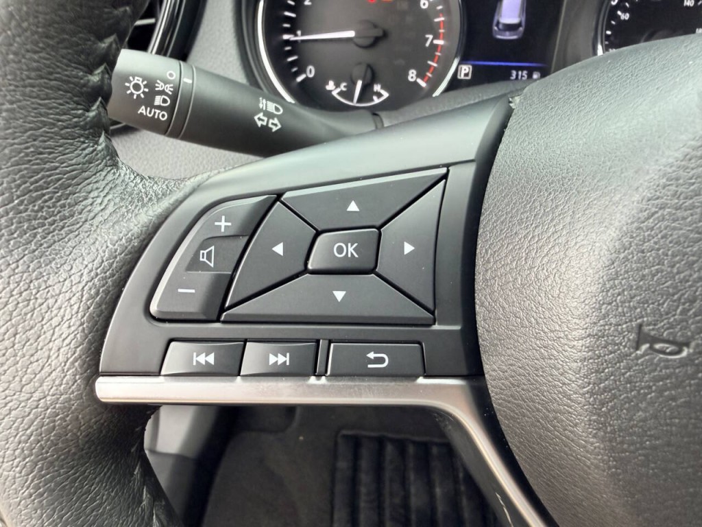 2020 Nissan Rogue Image 18