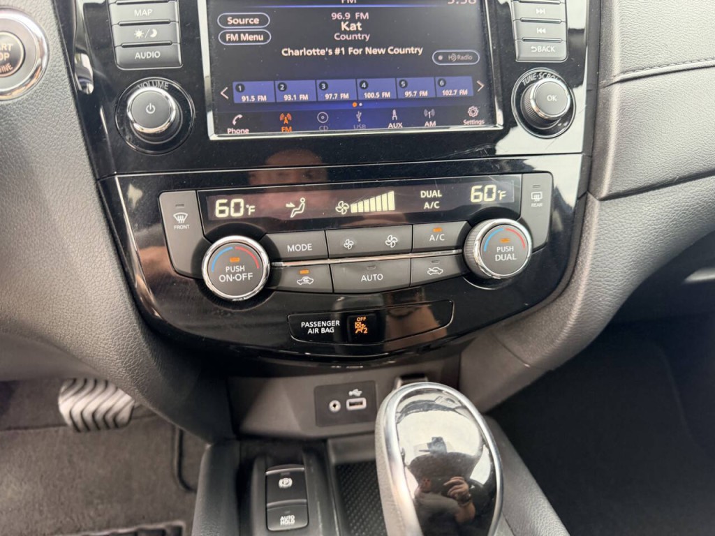 2020 Nissan Rogue Image 22
