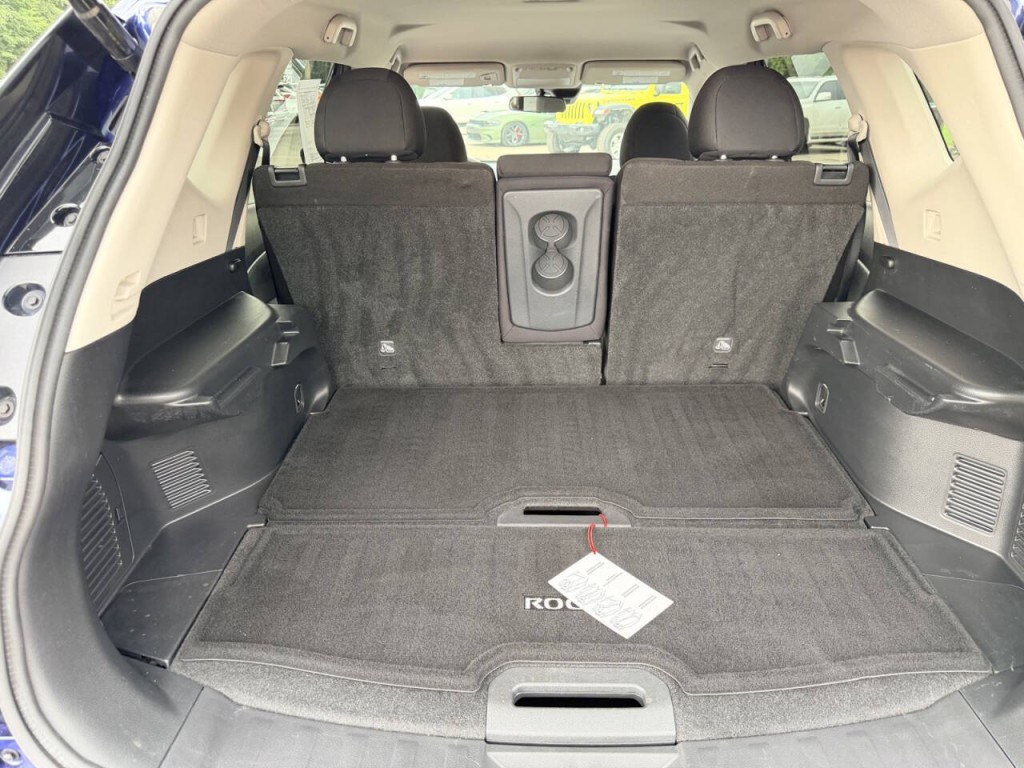 2020 Nissan Rogue Image 29