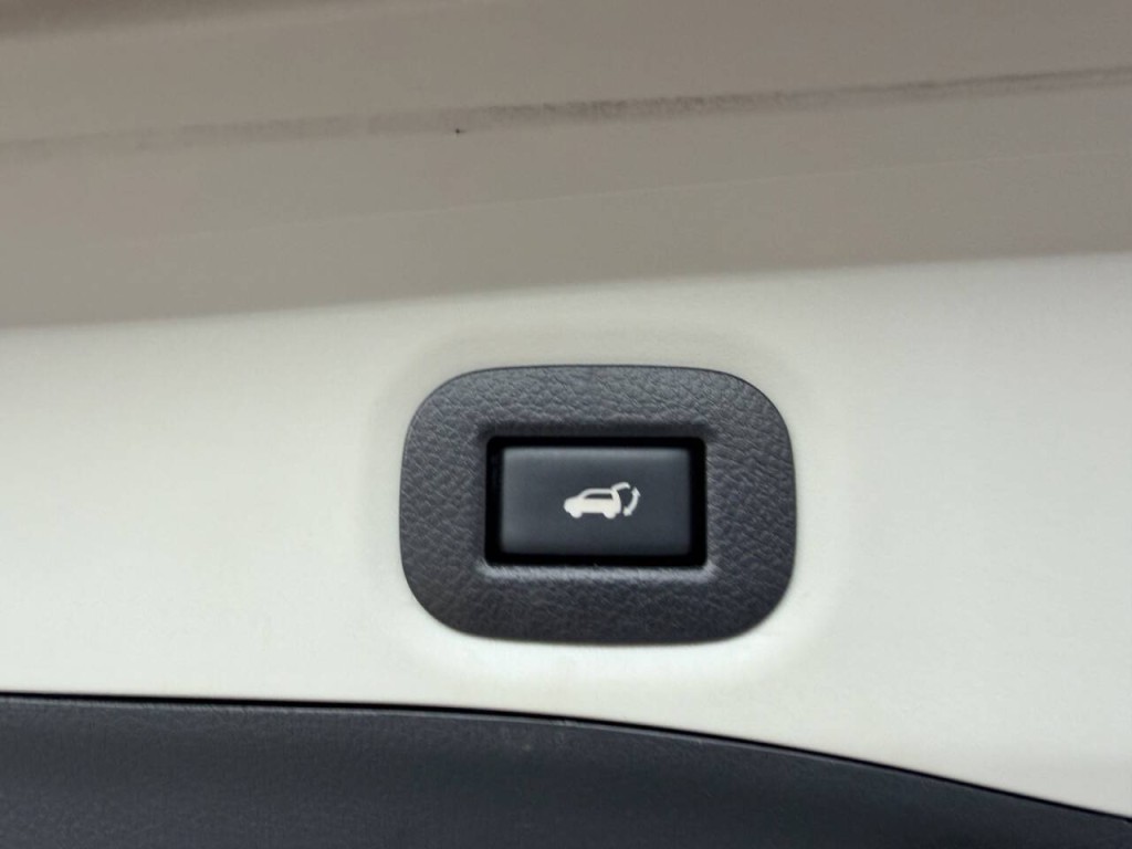 2020 Nissan Rogue Image 30