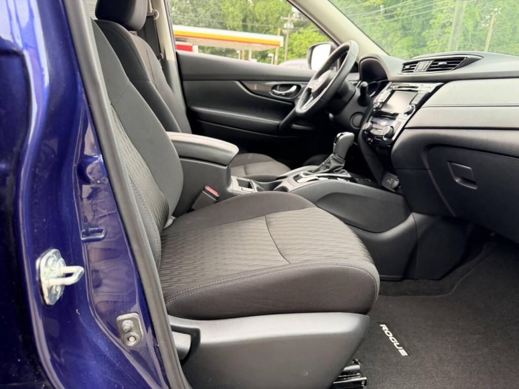 2020 Nissan Rogue Image 34