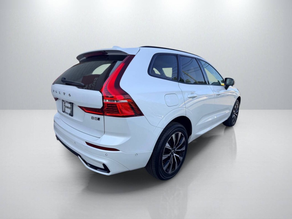 2025 Volvo XC60 Image 7