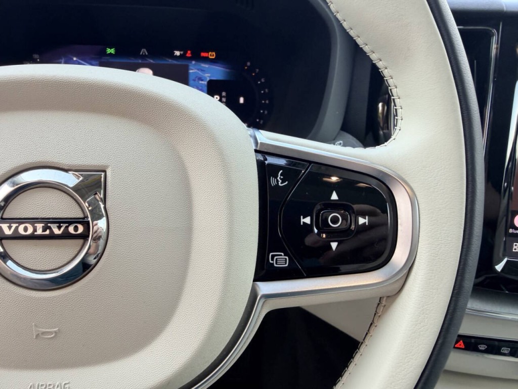 2025 Volvo XC60 Image 18