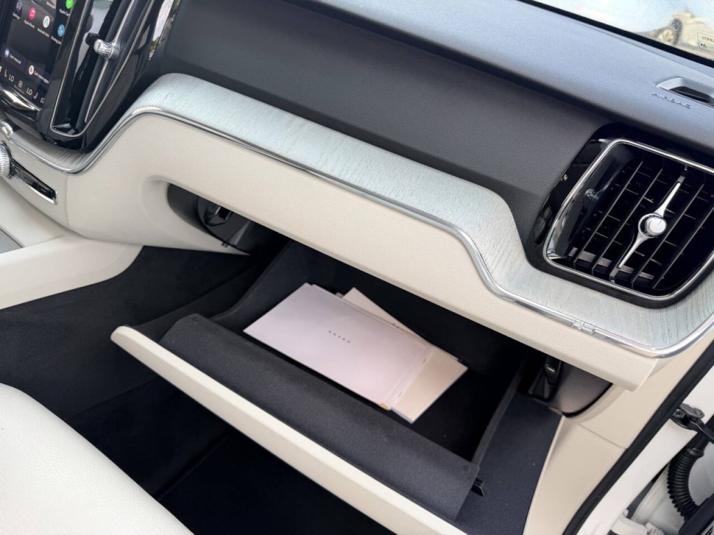 2025 Volvo XC60 Image 33