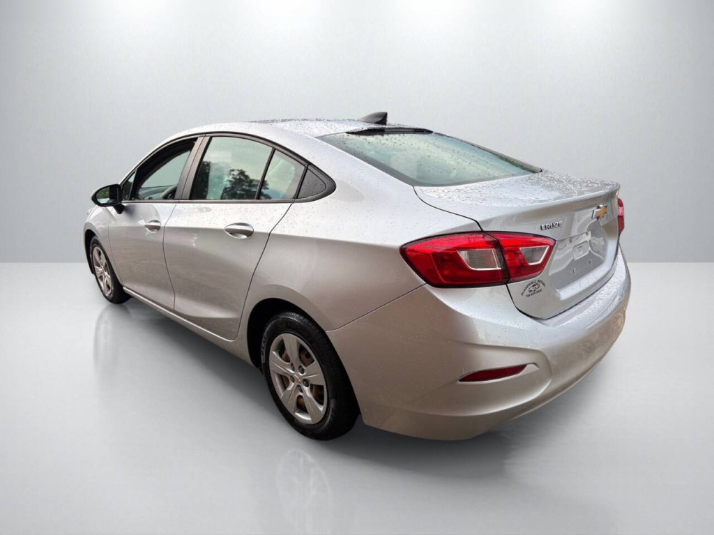 2018 Chevrolet Cruze Image 5