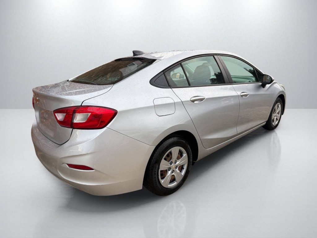 2018 Chevrolet Cruze Image 7