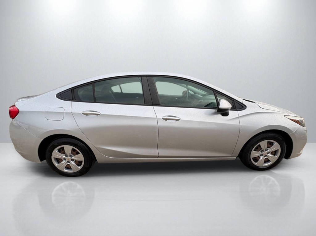 2018 Chevrolet Cruze Image 8