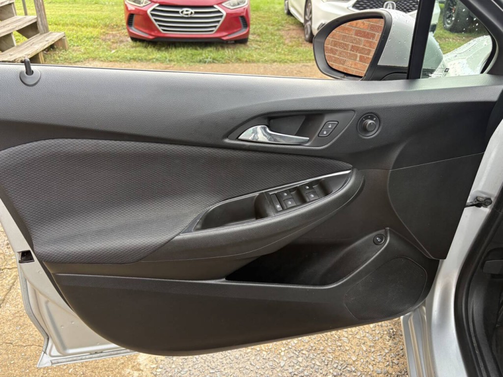 2018 Chevrolet Cruze Image 9