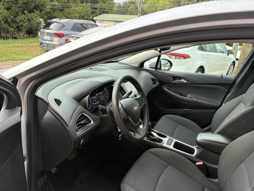 2018 Chevrolet Cruze Image 11