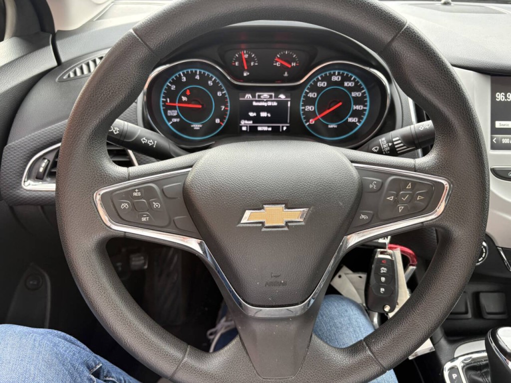 2018 Chevrolet Cruze Image 12