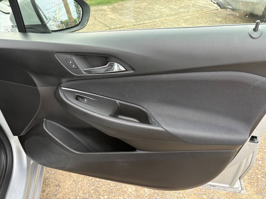 2018 Chevrolet Cruze Image 21