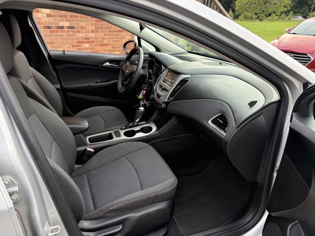 2018 Chevrolet Cruze Image 23