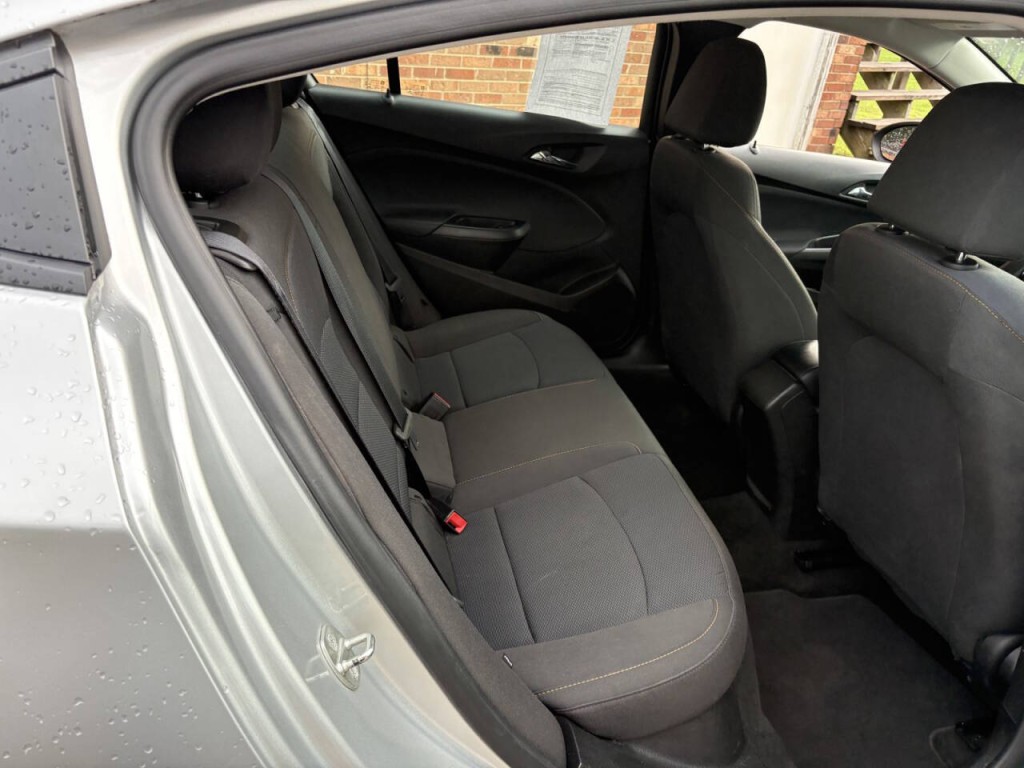 2018 Chevrolet Cruze Image 25