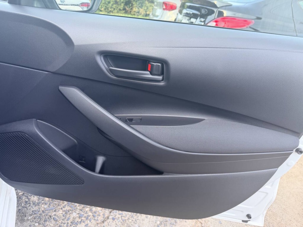 2023 Toyota Corolla Image 32